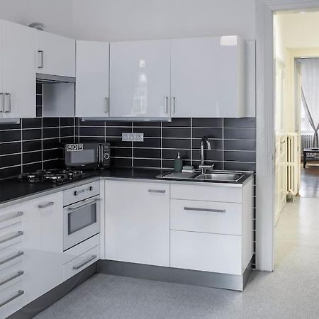 Prince Matyas Apartment Прага Екстериор снимка